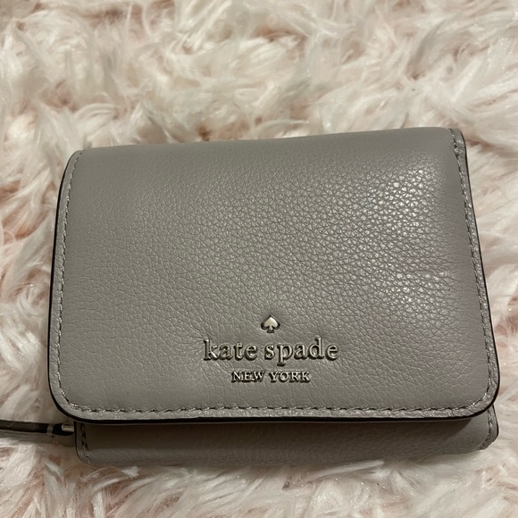 Kate Spade wallet - Picture 3 of 6